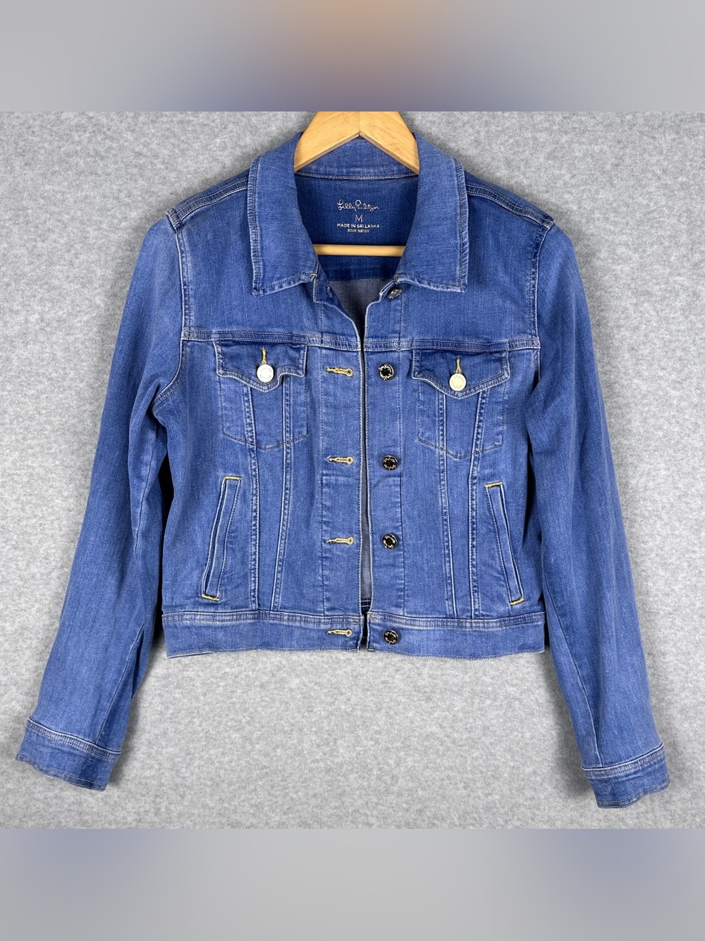 Lilly Pulitzer Seaspray Denim Jacket M Caribbean Blues Gold Buttons Stretch